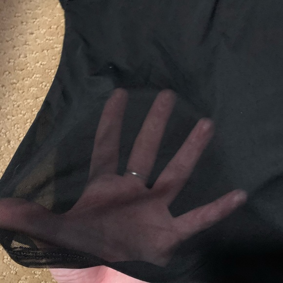 Black mesh crop top - Picture 2 of 2